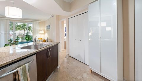 19900 W Country Club Dr