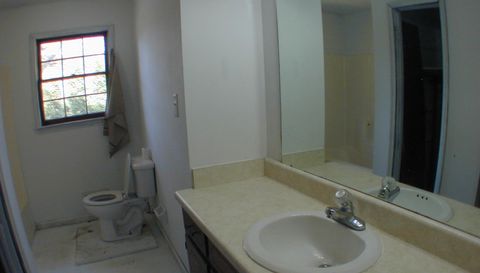 3417 Creekwood Dr SE