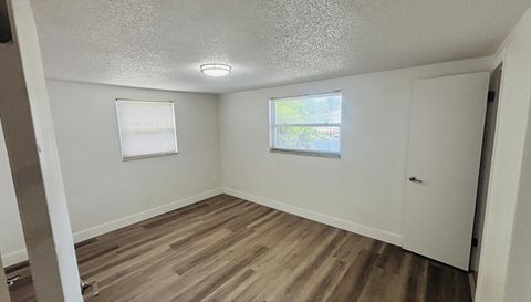 1346 Chancellor Dr