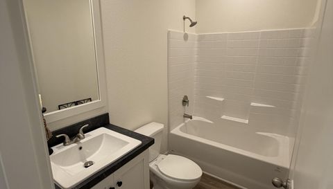 164 Village Cir