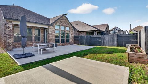 7007 Prairie Heights Dr