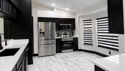 2398 Sweetwater Blvd