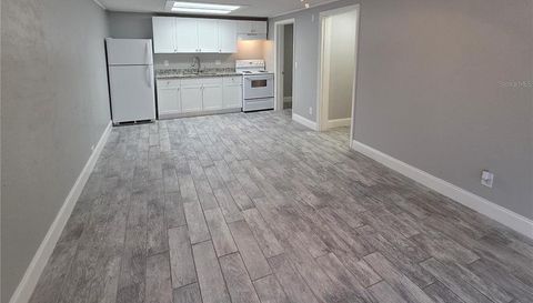 1400 STRAWBERRY PLACE