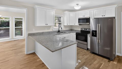 2240 Whispering Pines Ln