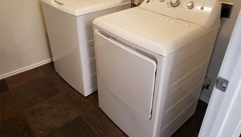 2205 Melissa Oaks LN