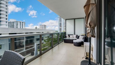 5875 Collins Ave
