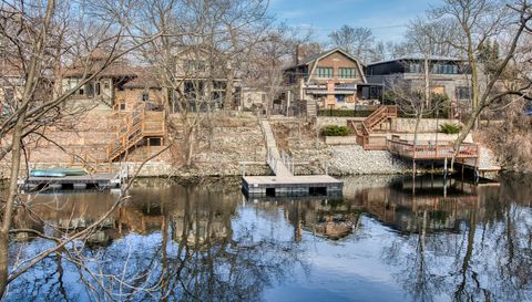 2712 W Sunnyside Avenue