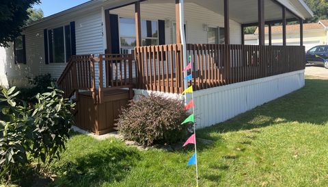 415 Crimson King Cir