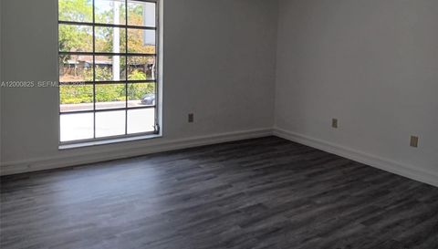 19174 Bobolink Dr