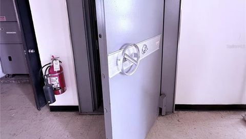 414 MUÑOZ RIVERA AVENUE