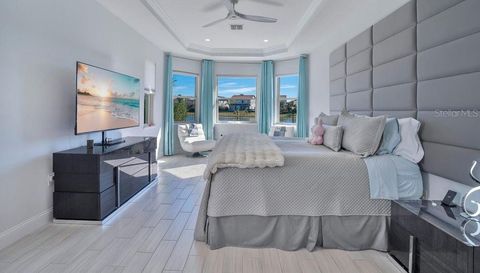 10481 ROYAL CYPRESS WAY