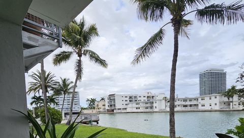 6905 Bay Dr