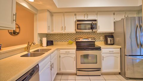 360 Three Lakes Ln UNIT G