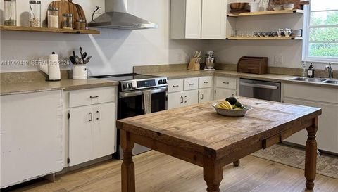 625 Whippoorwill Ter