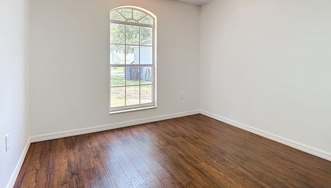 210 Robbins Rest Cir