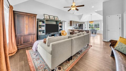 2605 Auldridge Dr