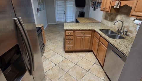 30 Autumn Springs Ct