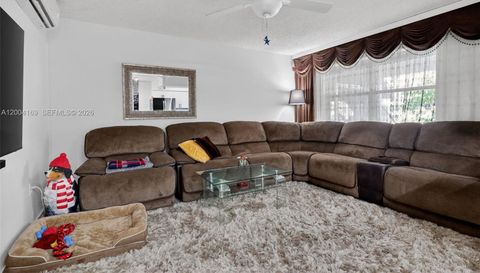 1820 Venice Park Dr