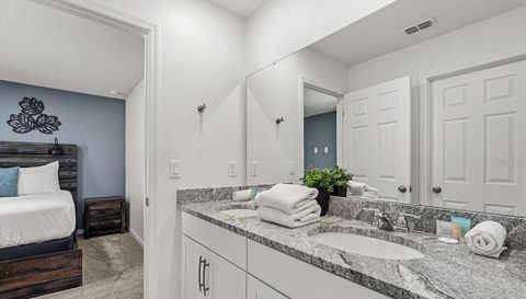 2009 TROPICAL PALMS CIRCLE