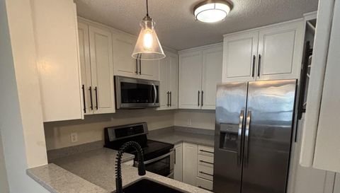 7625 Edinborough Way