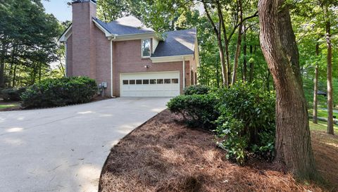 2240 Whispering Pines Ln