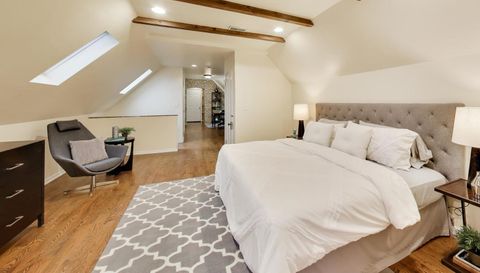 3358 N Monticello Avenue