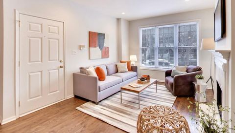 1359 W Hubbard Street