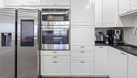 600 Three Islands Blvd