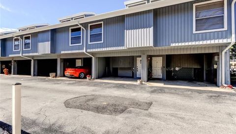 200 MERES BOULEVARD