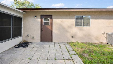 655 ROSEWOOD