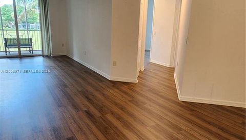 3600 Oaks Clubhouse Dr