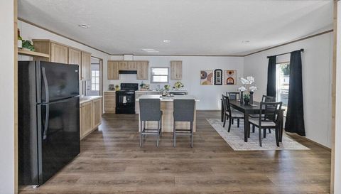 101 Blades Village Dr