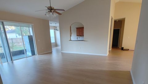 5398 Oxford Manor Cir