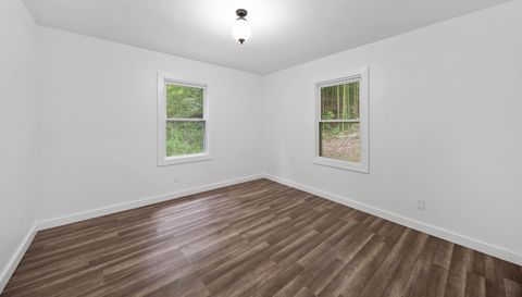1218 Sweet Creek Rd