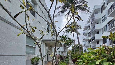 6905 Bay Dr