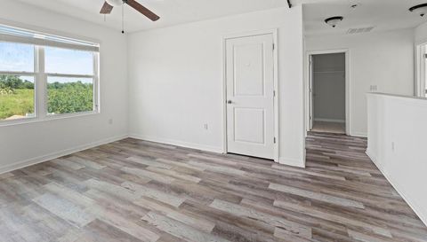 10019 Geese Trail Cir