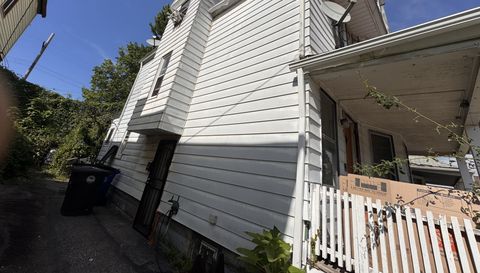 10907 Hull Ave