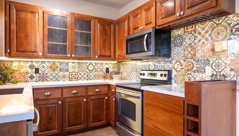 190 Shady Bluff DR