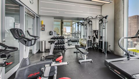 600 N Fairbanks Court