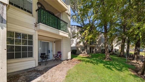 1940 LAKE ATRIUMS CIRCLE