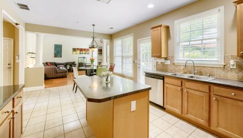 392 Cherry Tree Ln NE