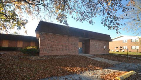 107 S Lincoln Street