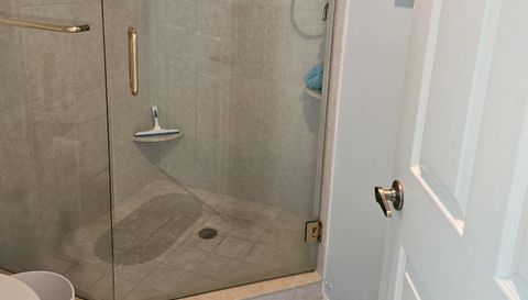 915 New Waterford Dr