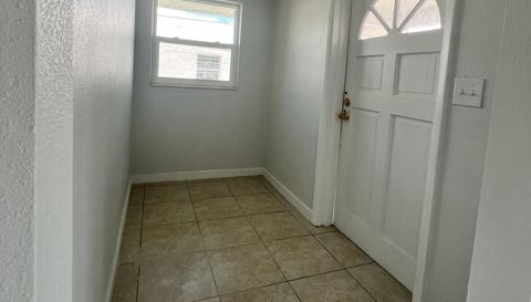 744 Lemon Ave