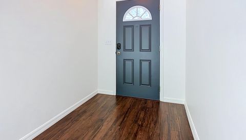 210 Robbins Rest Cir
