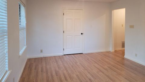 306 E Anderson Ave