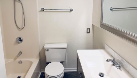 25 Grand St