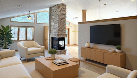 912 Aurora Circle