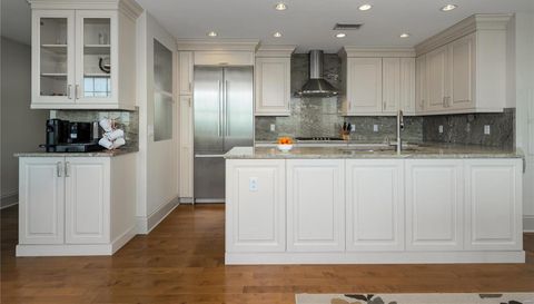 232 N Kingshighway Boulevard