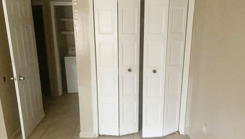 5918 Sutcliff Square